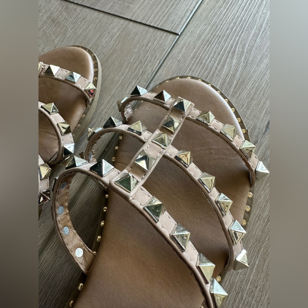 Boutique Sandals - Picture 3 of 4